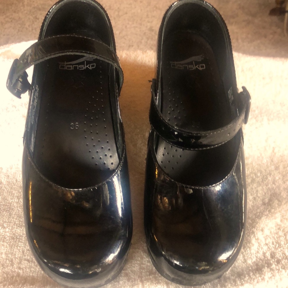 Black patent leather Danskos